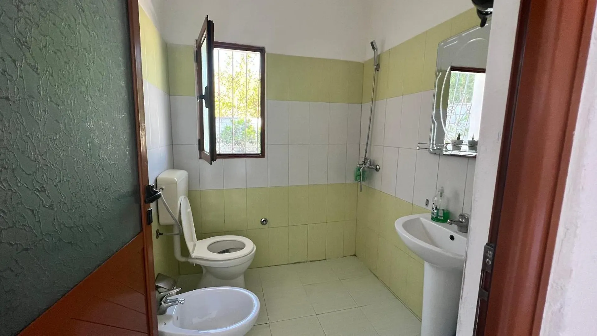 Markev Apartments Влёра
